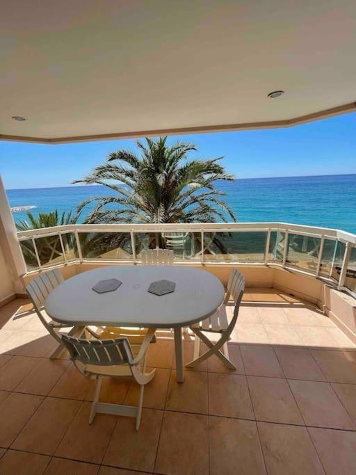 מנטון Appartement Bord De Mer Avec Garage מראה חיצוני תמונה